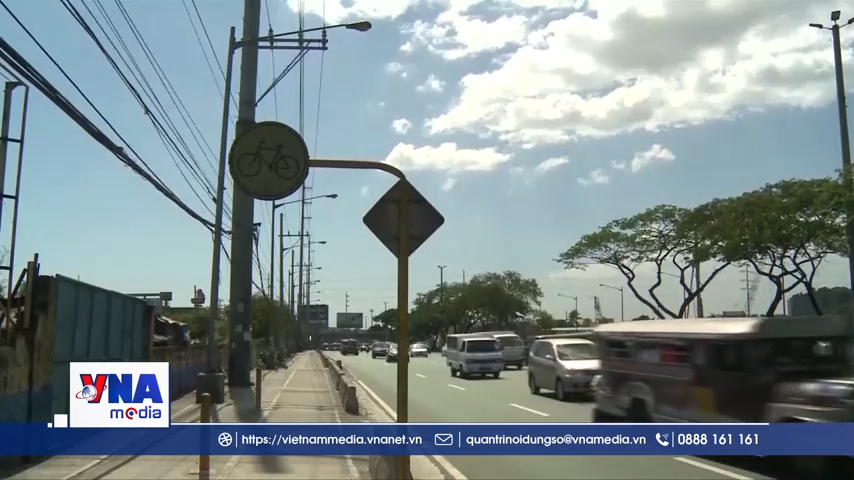 Fitch hạ triển vọng tín nhiệm của Philippines xuống “tiêu cực”