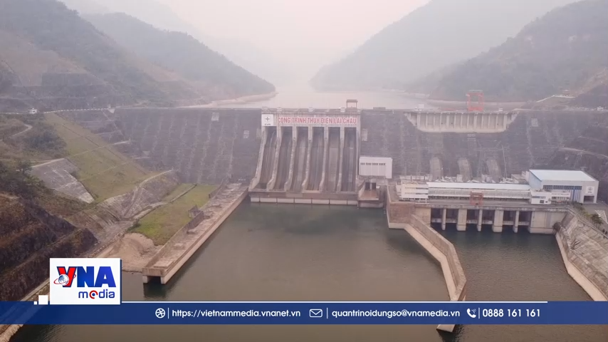 Thủy điện đa mục tiêu trên sông Đà giữ nhịp dòng điện