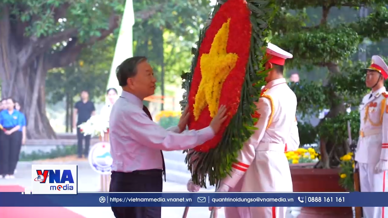 Tổng Bí thư, Chủ tịch nước dâng hương tại Nghĩa trang Liệt sĩ Tân Biên