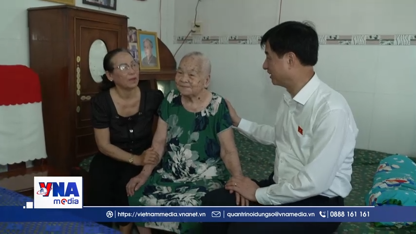 Trưởng Ban Tổ chức Trung ương Nguyễn Duy Ngọc thăm, tặng quà tại Cần Thơ