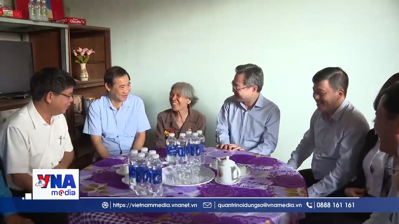 Trưởng Ban Chính sách, Chiến lược Trung ương thăm, tặng quà gia đình chính sách tại Lâm Đồng