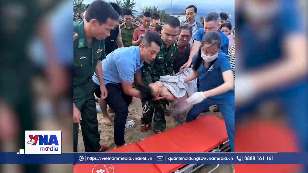 Kịp thời cứu sống cháu bé bị đuối nước khi tắm biển
