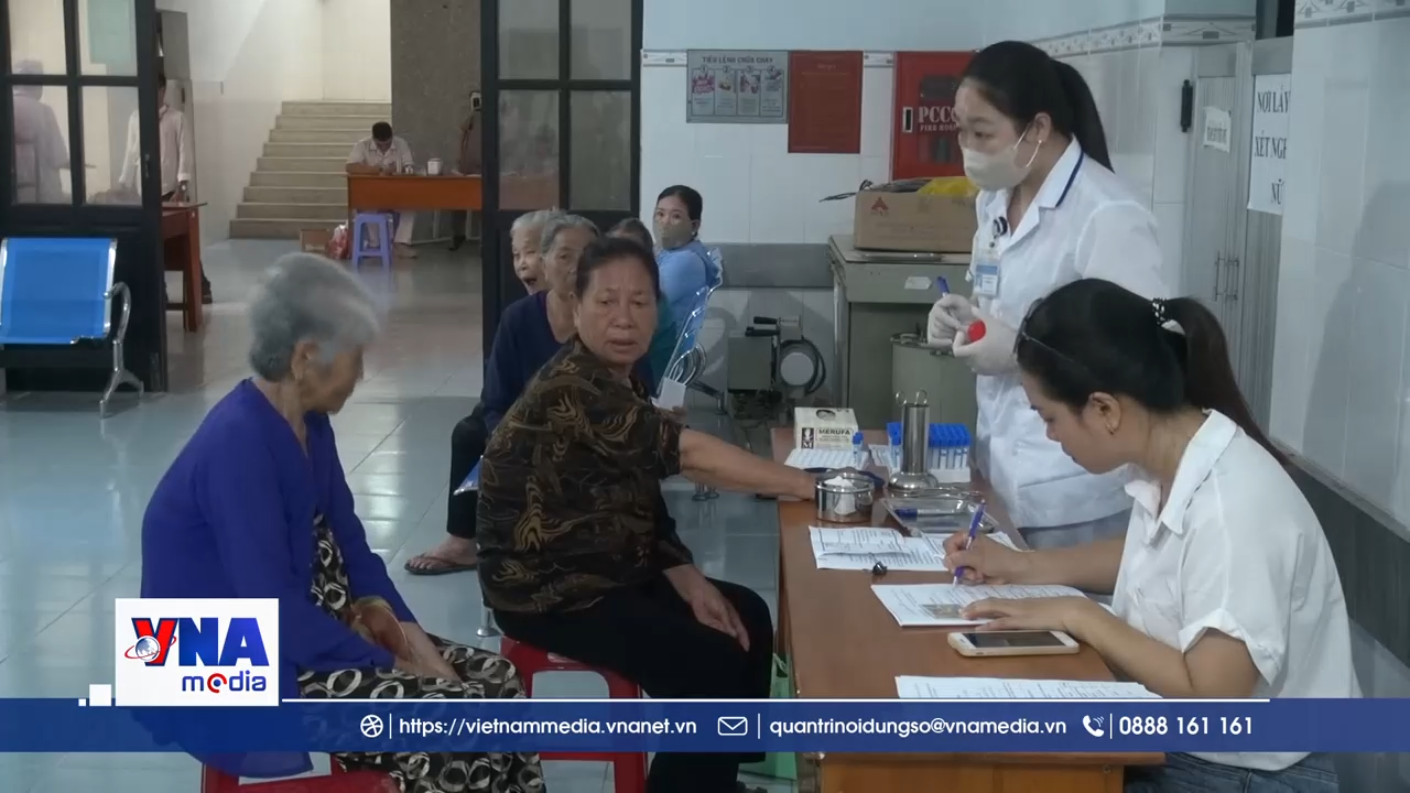 Đặc khu Phú Quý khám sức khỏe miễn phí cho người cao tuổi