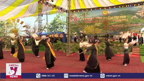 Rộn ràng Ngày hội dân tộc Thái ở vùng biên giới Nậm Pồ
