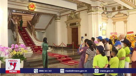 Thỏa thích vui chơi, mua sắm dịp lễ tại TP.HCM