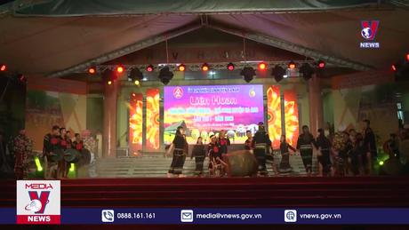 Du khách vui Tết Độc lập trên cao nguyên Đắk Lắk