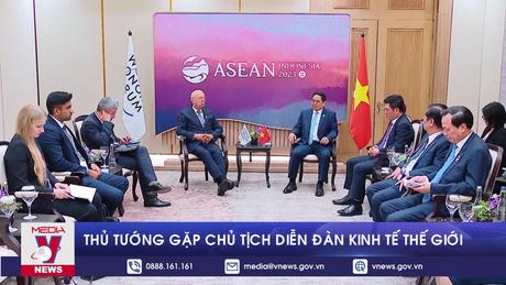 Thủ tướng gặp Chủ tịch Diễn đàn Kinh tế Thế giới