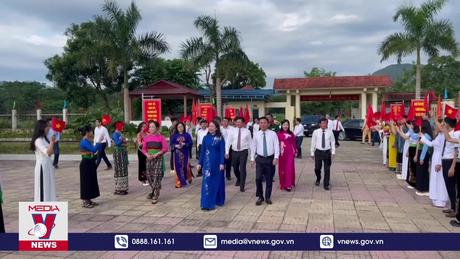 Phó Chủ tịch nước dự lễ khai giảng tại Thanh Hóa