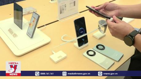Huawei trình làng điện thoại vệ tinh đầu tiên trên thế giới
