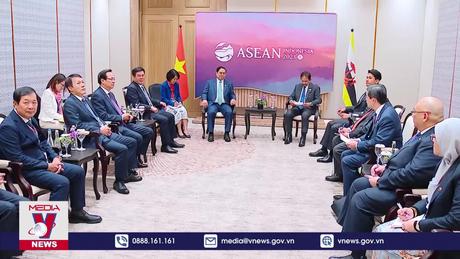Thủ tướng Phạm Minh Chính gặp Quốc vương Brunei