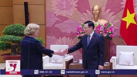 Chủ tịch Quốc hội tiếp Nhóm Nghị sĩ hữu nghị Pháp-Việt