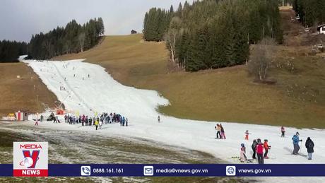 Du lịch toàn cầu thích ứng với biến đổi khí hậu