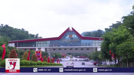 Cửa khẩu quốc tế Hữu Nghị nhộn nhịp hoạt động XNK