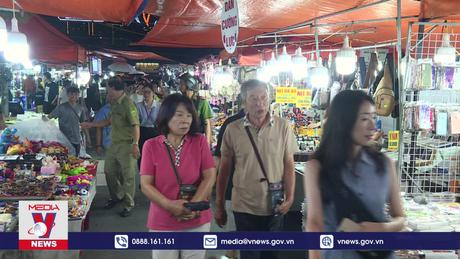 Kiểm tra xử lý chặt chém du khách và niêm yết giá tại chợ đêm Sơn Trà