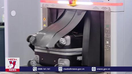 Bắt giữ 5 nhân viên bốc xếp hành lý ký gửi tại Sân bay Nội Bài