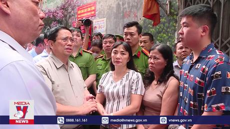 Thủ tướng kiểm tra hiện trường vụ cháy đặc biệt nghiêm trọng tại Hà Nội
