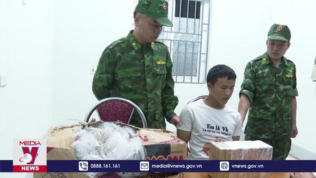 Bộ đội biên phòng Hà Giang bắt quả tang 3 đối tượng vận chuyển 10 bánh heroin