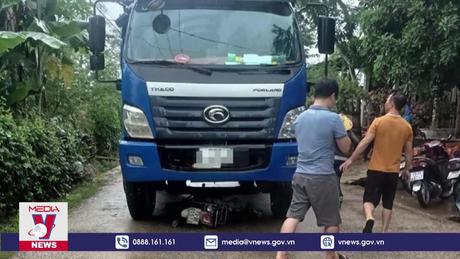Hai học sinh lớp 10 tử vong sau khi va chạm xe tải