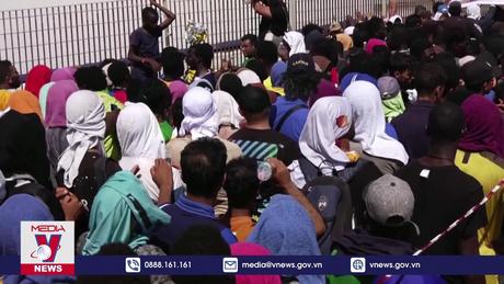 Italy thông qua gói biện pháp cứng rắn về vấn đề di cư