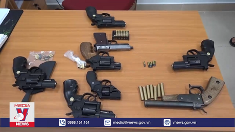 Bình Dương bắt 3 đối tượng mua bán 8 khẩu súng