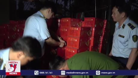 Kiểm tra khu công nghiệp sản xuất bánh trung thu truyền thống