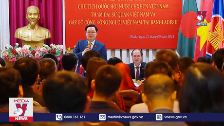 Chủ tịch Quốc hội gặp mặt cộng đồng người Việt Nam ở Bangladesh 