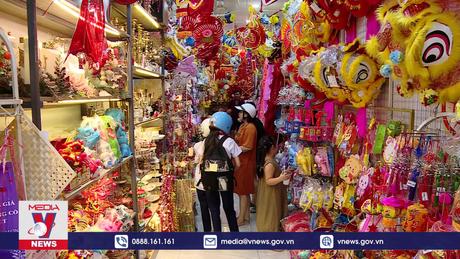 Đồ chơi Trung thu truyền thống hút khách