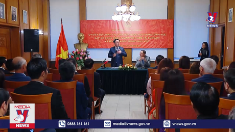 Chủ tịch Quốc hội gặp mặt cộng đồng người Việt Nam tại Bulgaria và một số nước