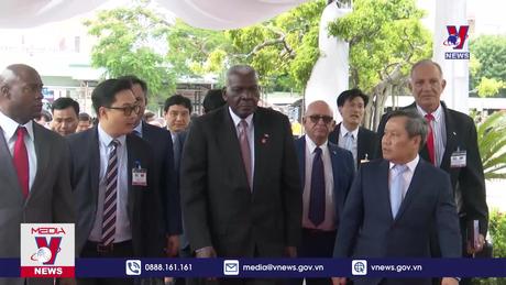 Đoàn đại biểu Cuba thăm Bệnh viện Hữu nghị Việt Nam-Cuba Đồng Hới