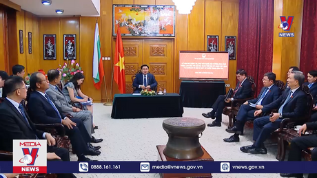 Chủ tịch Quốc hội gặp mặt một số Đại sứ Việt Nam tại các nước châu Âu