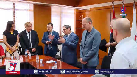 Thủ tướng thăm CLB bóng đá ở Brazil