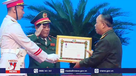 Lễ trao khen thưởng của Nhà nước, Bộ Quốc phòng Lào