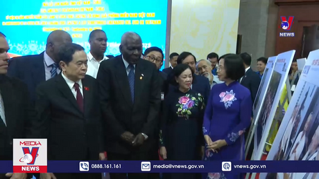 Trưng bày ảnh “Mãi sắt son nghĩa tình Việt Nam – Cuba” 