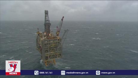 Giá dầu thô Mỹ chạm đỉnh trong hơn 1 năm