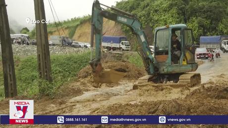 Mưa lớn gây sạt lở nhiều tuyến đường tại Lào Cai