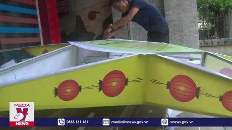 Thú chơi đèn ông Sao khổng lồ ở thành phố Chí Linh.