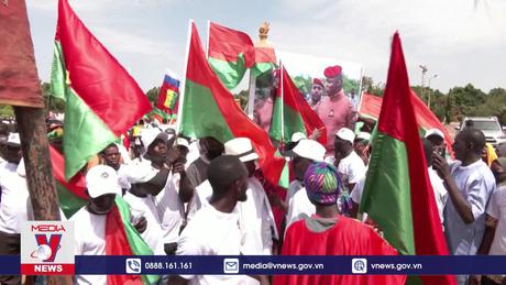 Tổng thống lâm thời Burkina Faso đề xuất sửa đổi Hiến pháp