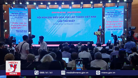 Chủ tịch nước dự Hội nghị Đại biểu nhà văn lão thành Việt Nam