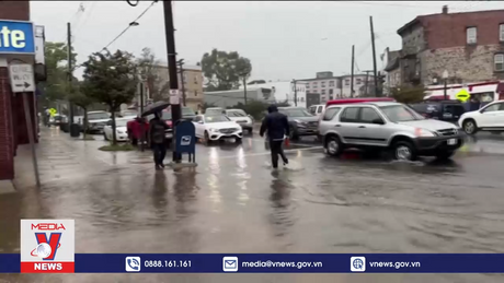 Dân New York khổ sở vì ngập lụt