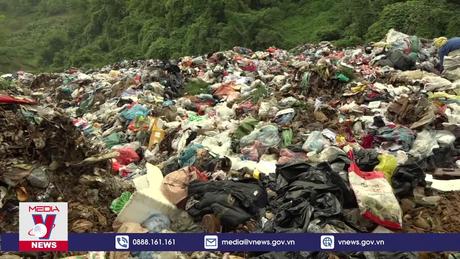 Nhức nhối rác thải giáp ranh vùng chè đặc sản Shan tuyết Suối Giàng