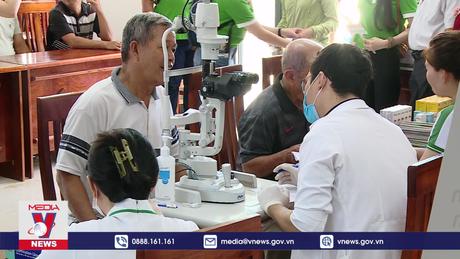 Đồng hành cùng ngư dân nghèo