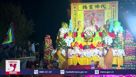 Lung linh lễ cầu an và hội hoa đăng tại Hải Dương