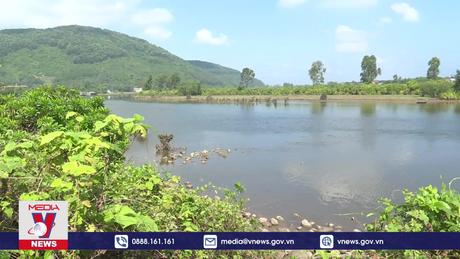 Đê bao ngăn mặn ở Hà Tĩnh xuống cấp