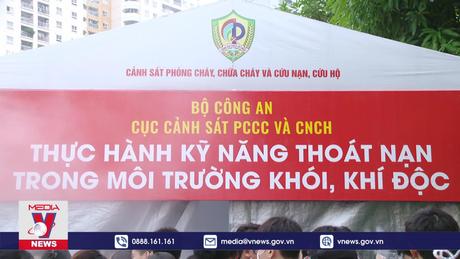 Thực hành kỹ năng cứu hỏa và thoát nạn cho người dân