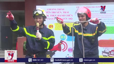 Người dân Hải Dương thực hành chữa cháy, cứu nạn, cứu hộ