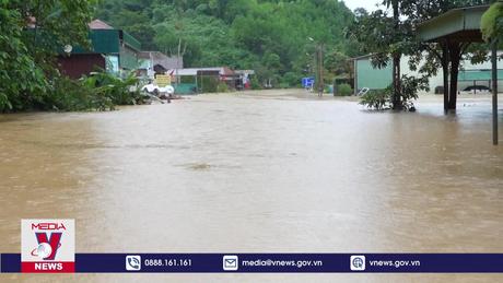 Bão số 4 vẫn mạnh cấp 13, giật cấp 16