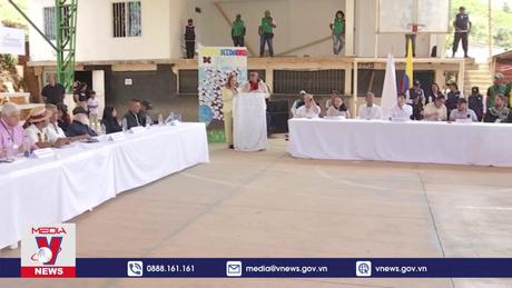 Chính phủ Colombia và nhóm vũ trang EMC hoãn lệnh ngừng bắn