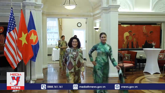 Giới thiệu tinh hoa Áo dài tới bạn bè quốc tế