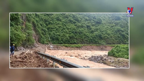 EVNNPC khẩn trưởng câp điện trở lại cho người dân bị ảnh hưởng mưa giông, sạt lở và lũ quét