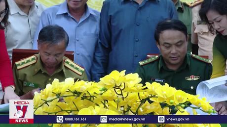 Thống nhất giải quyết ùn tắc tại Cửa khẩu Nậm Cắn